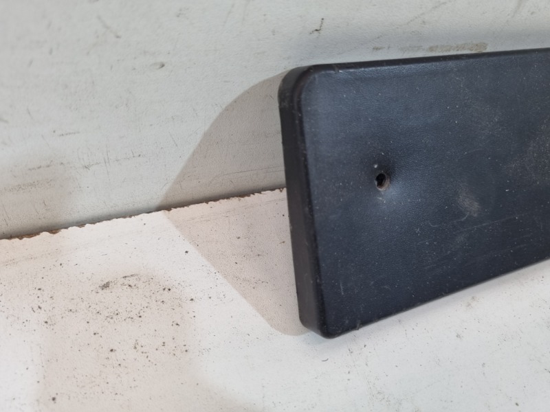 Накладка переднего бампера под номер