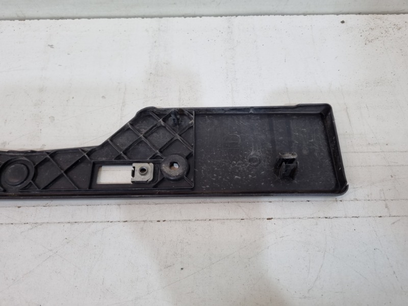 Накладка переднего бампера под номер