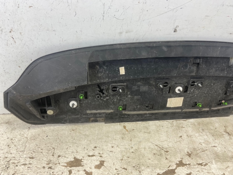 Спойлер (дефлектор) крышки багажника