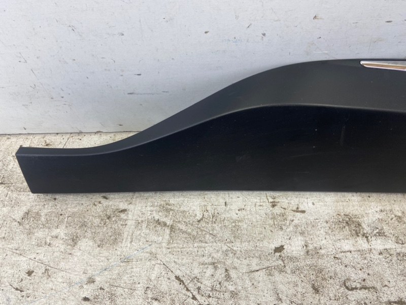 Накладка двери задней правой