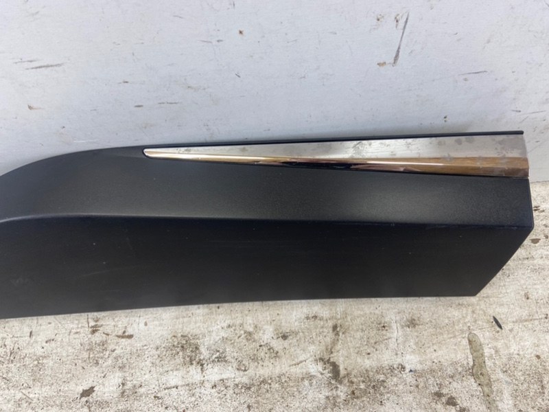 Накладка двери задней правой