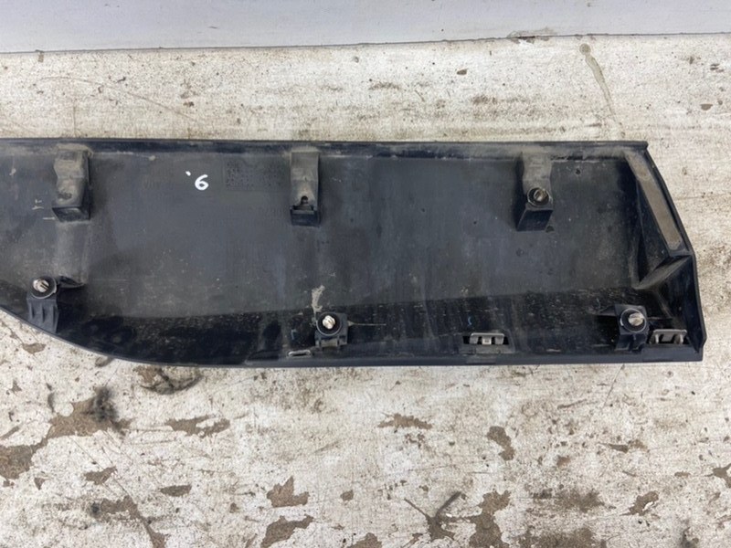 Накладка двери задней правой