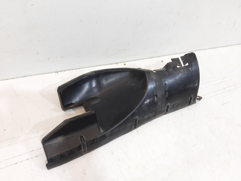 Воздуховод радиатора левый