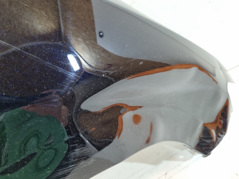 Крыло переднее правое