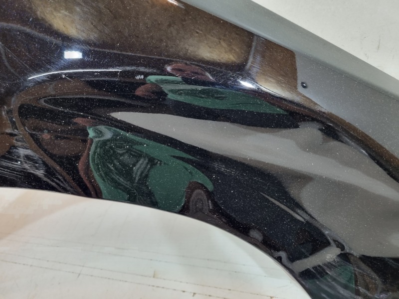 Крыло переднее правое