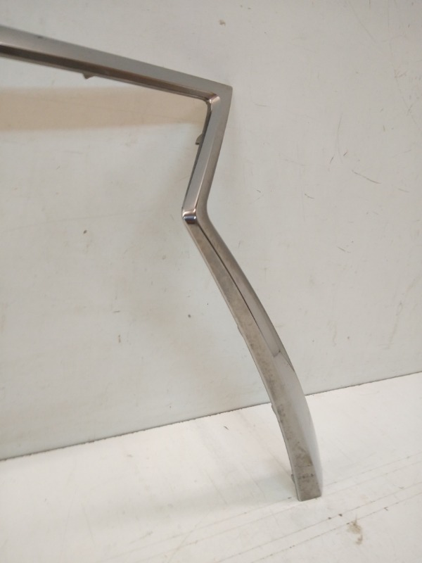 Накладка на решетку радиатора