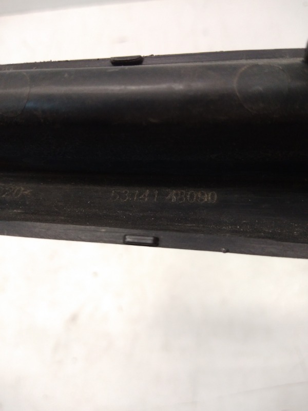 Рамка противотуманной фары правой