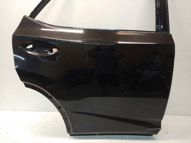 Дверь задняя правая