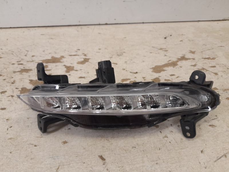 Фара противотуманная правая