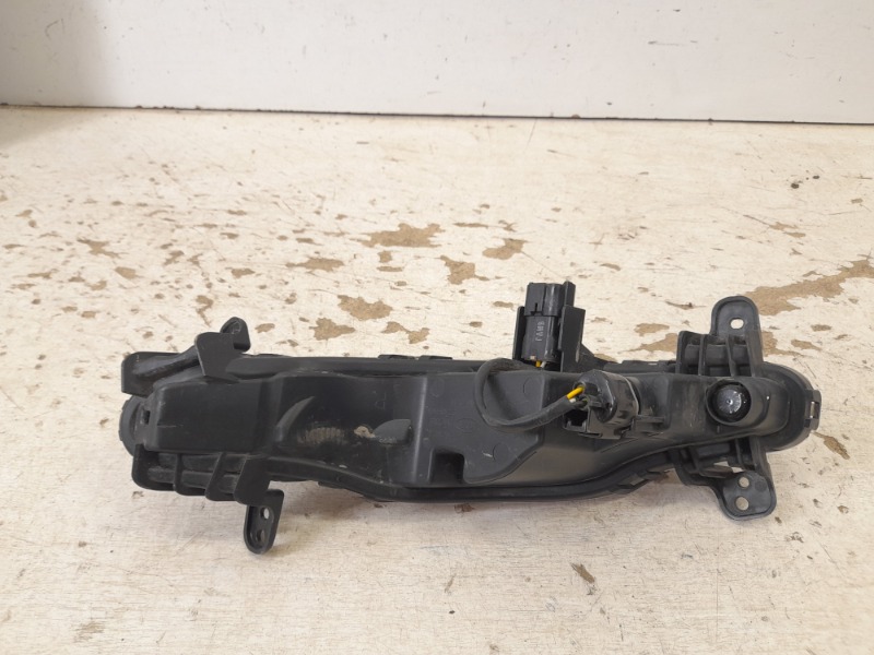 Фара противотуманная правая