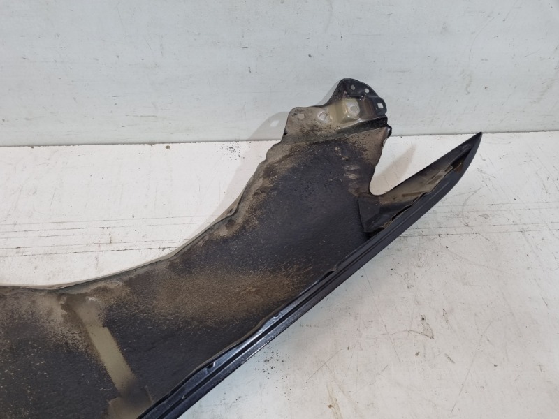 Крыло переднее правое