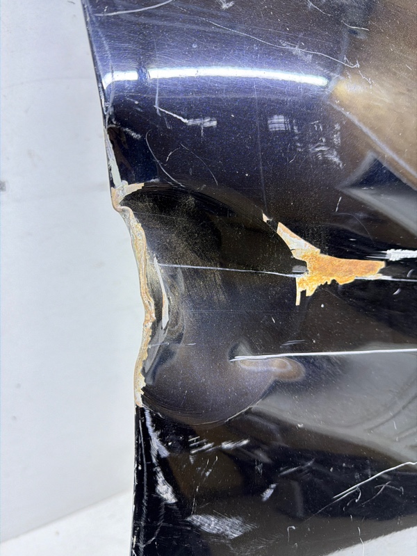 Крыло переднее правое