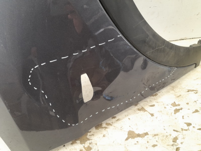 Крыло переднее правое