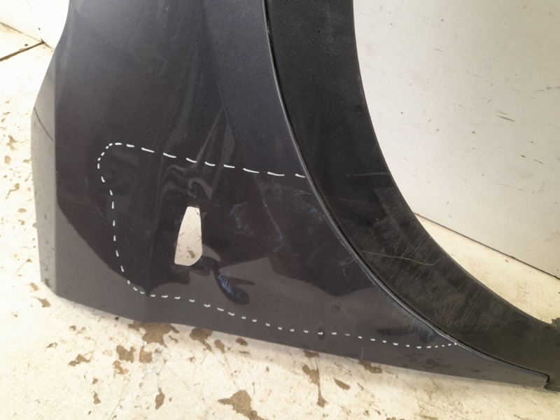 Крыло переднее правое