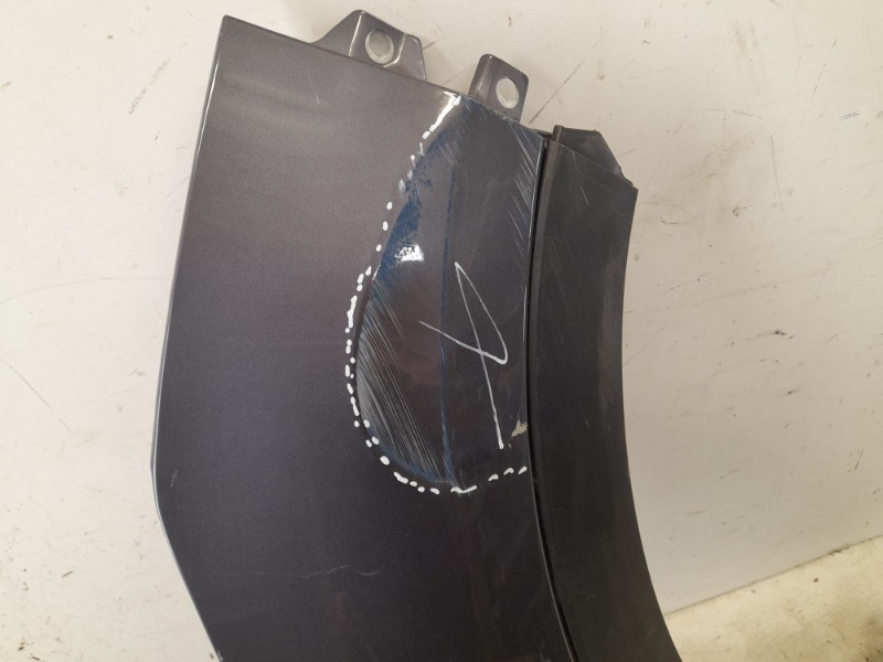 Крыло переднее правое