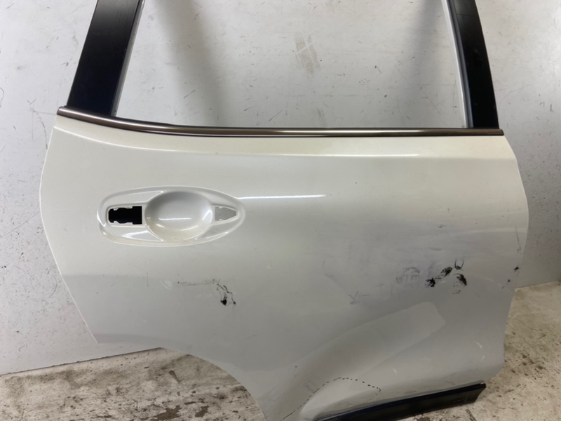Дверь задняя правая