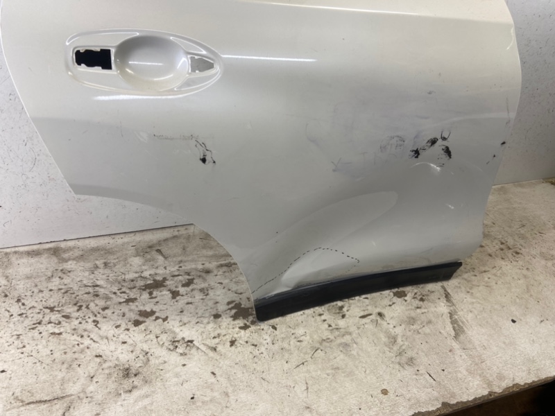 Дверь задняя правая