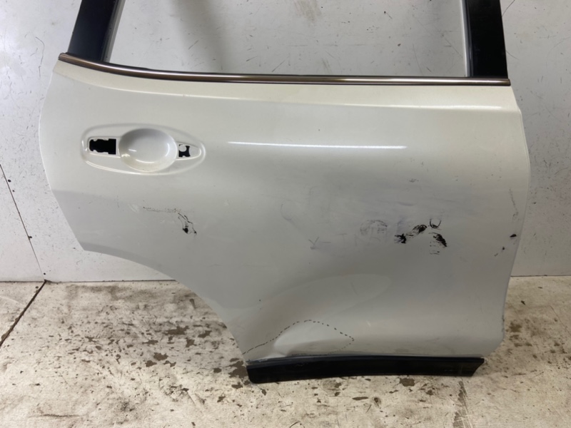 Дверь задняя правая