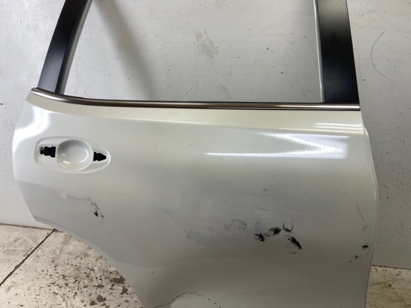 Дверь задняя правая