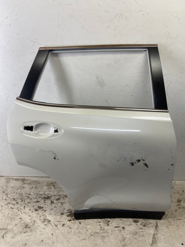 Дверь задняя правая