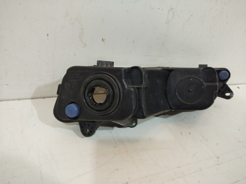 Фара противотуманная левая