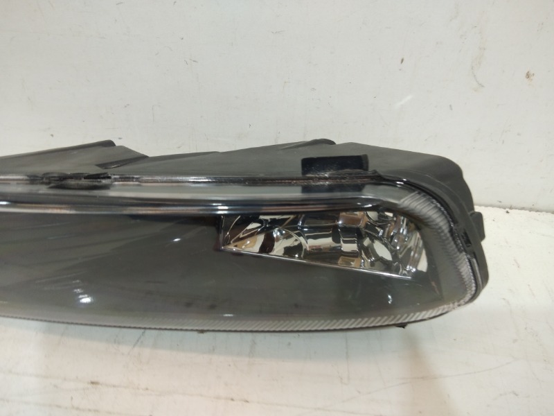 Фара противотуманная левая