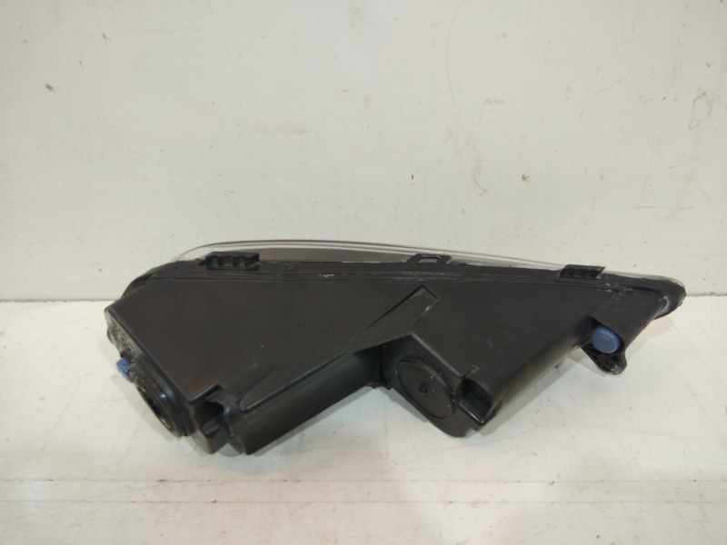 Фара противотуманная левая