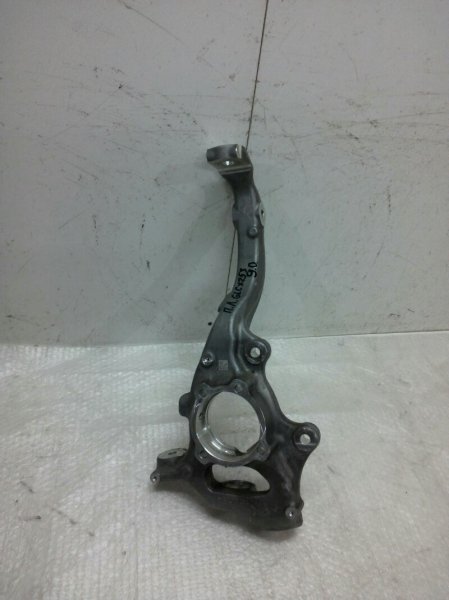 Кулак поворотный передний левый