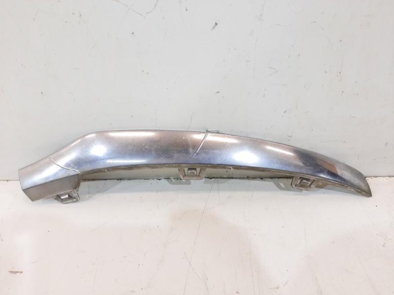 Молдинг переднего бампера правый