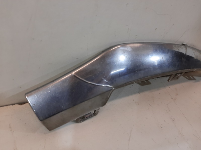 Молдинг переднего бампера правый