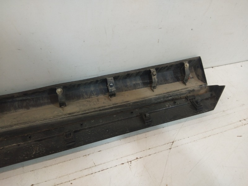 Накладка двери передней правой