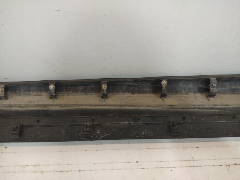 Накладка двери передней правой