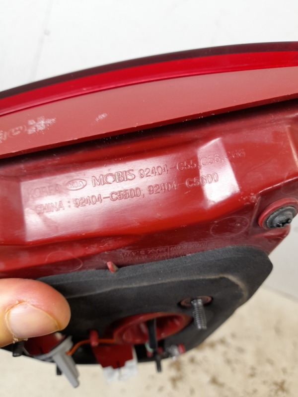 Фонарь задний правый