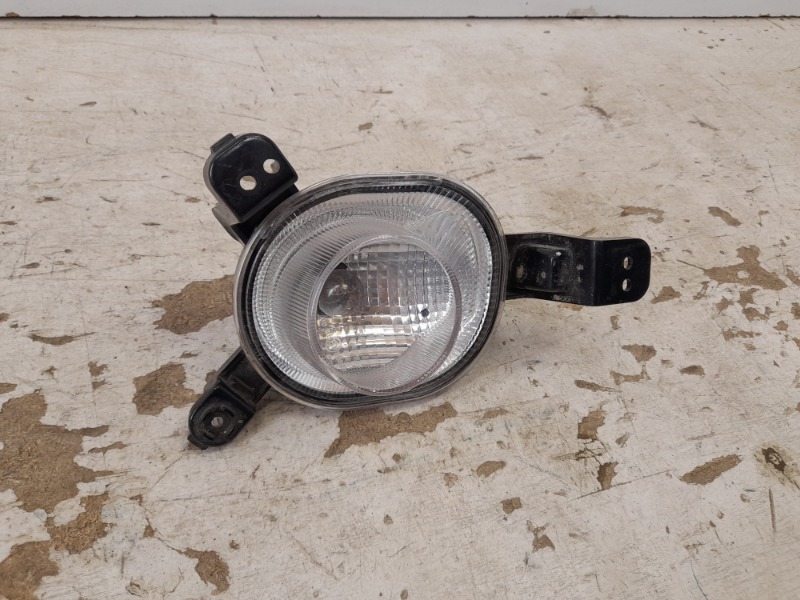 Фара противотуманная левая