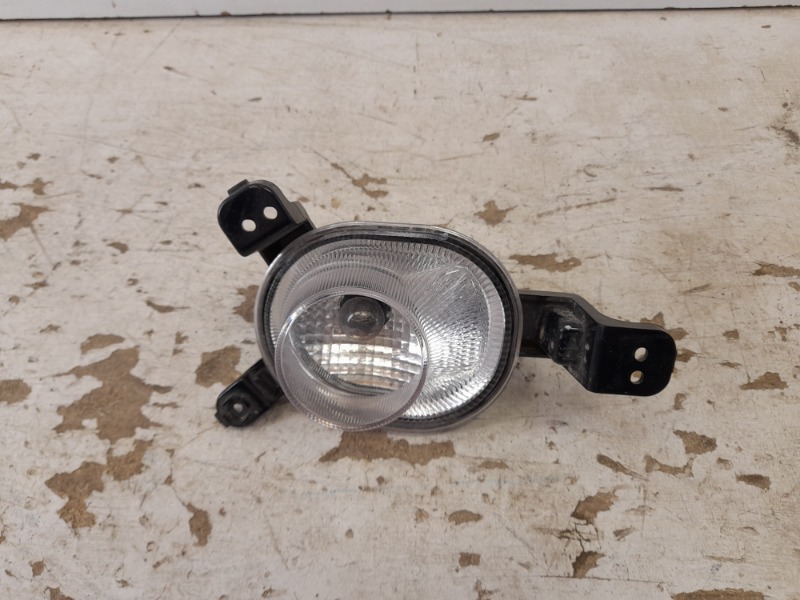 Фара противотуманная левая