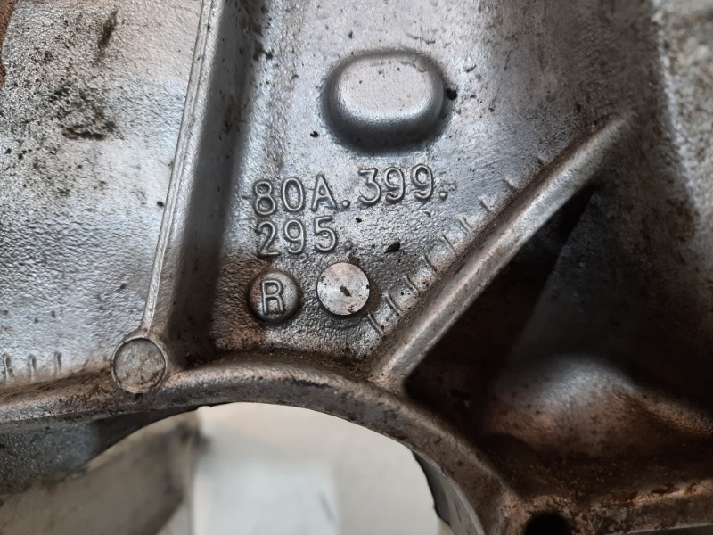 Кронштейн передней балки