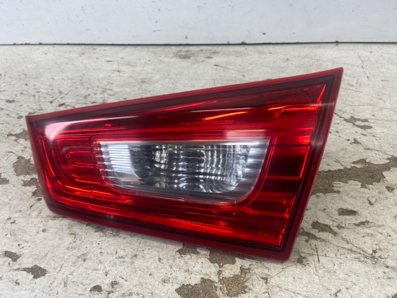 Фонарь задний правый