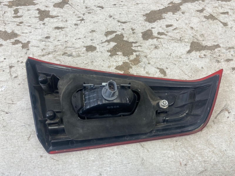 Фонарь задний правый