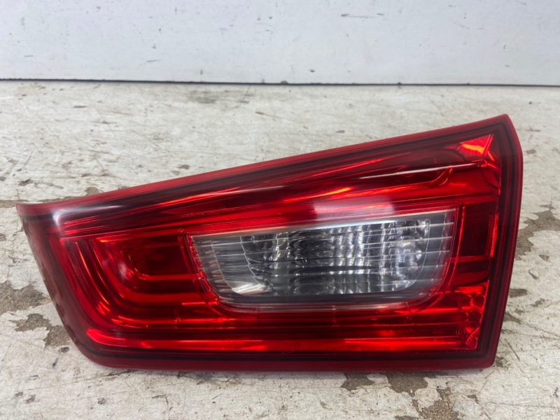 Фонарь задний правый