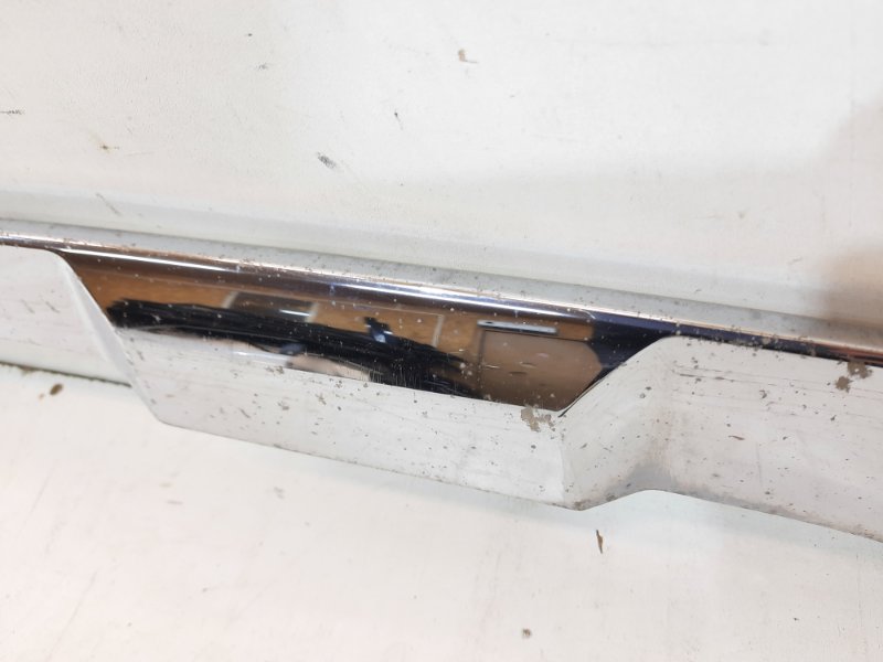 Молдинг заднего бампера