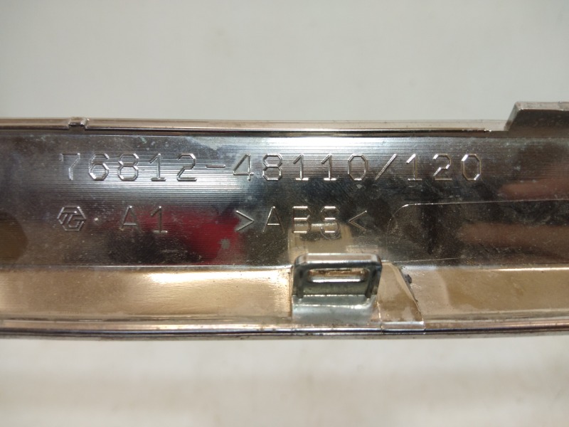 Накладка крышки багажника