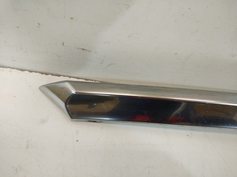 Накладка крышки багажника