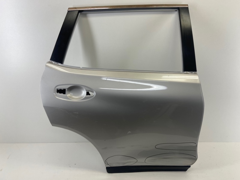 Дверь задняя правая