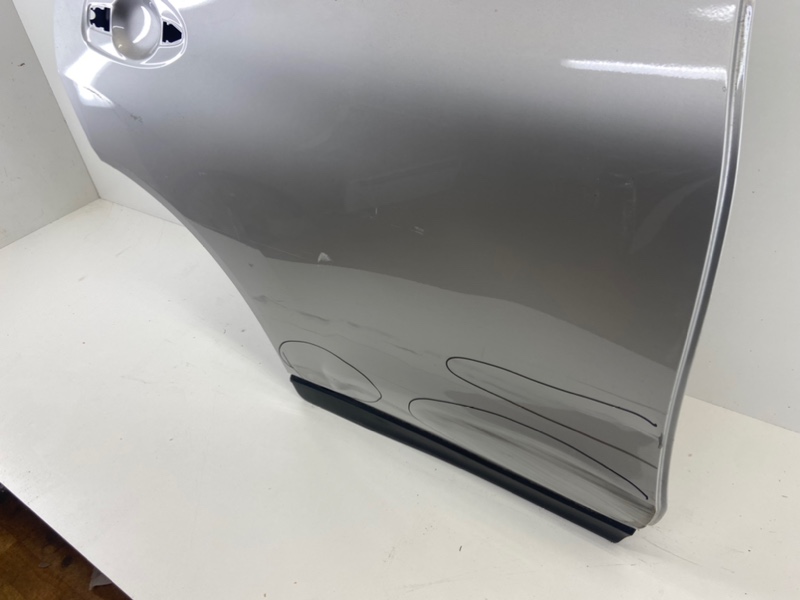 Дверь задняя правая