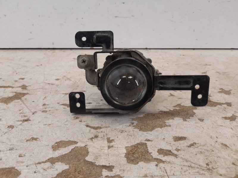 Фара противотуманная правая