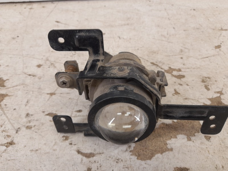 Фара противотуманная правая