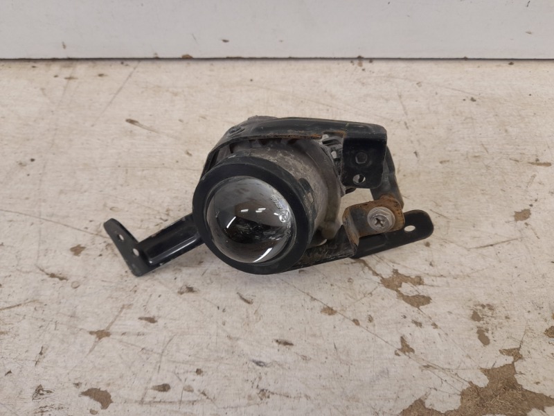 Фара противотуманная правая