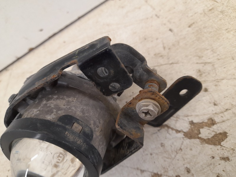 Фара противотуманная правая