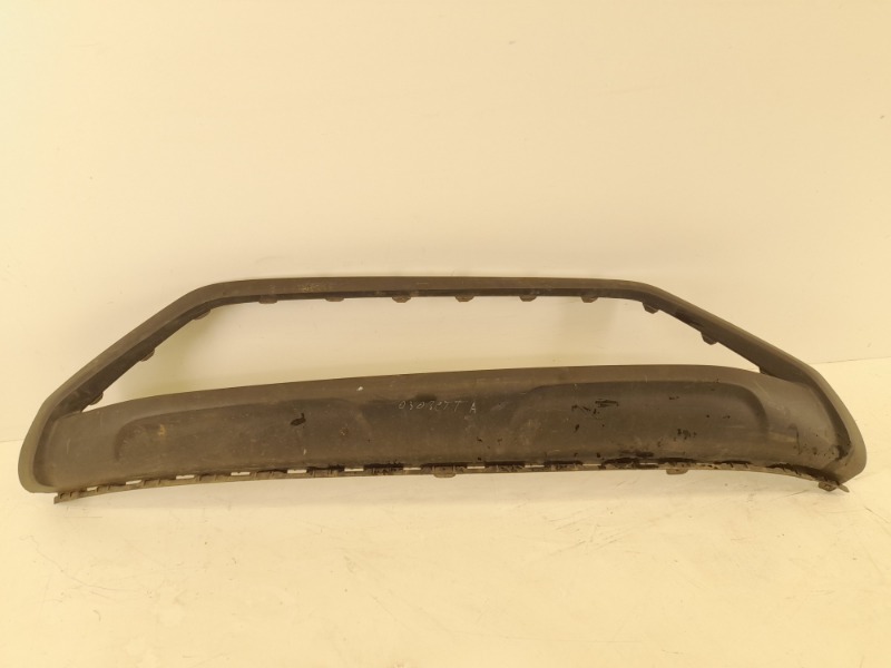 Накладка переднего бампера