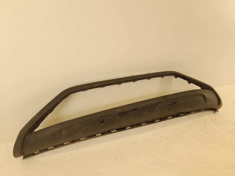 Накладка переднего бампера